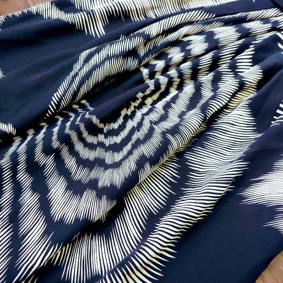 Black Halo black and white dress - Picture 3 of 6